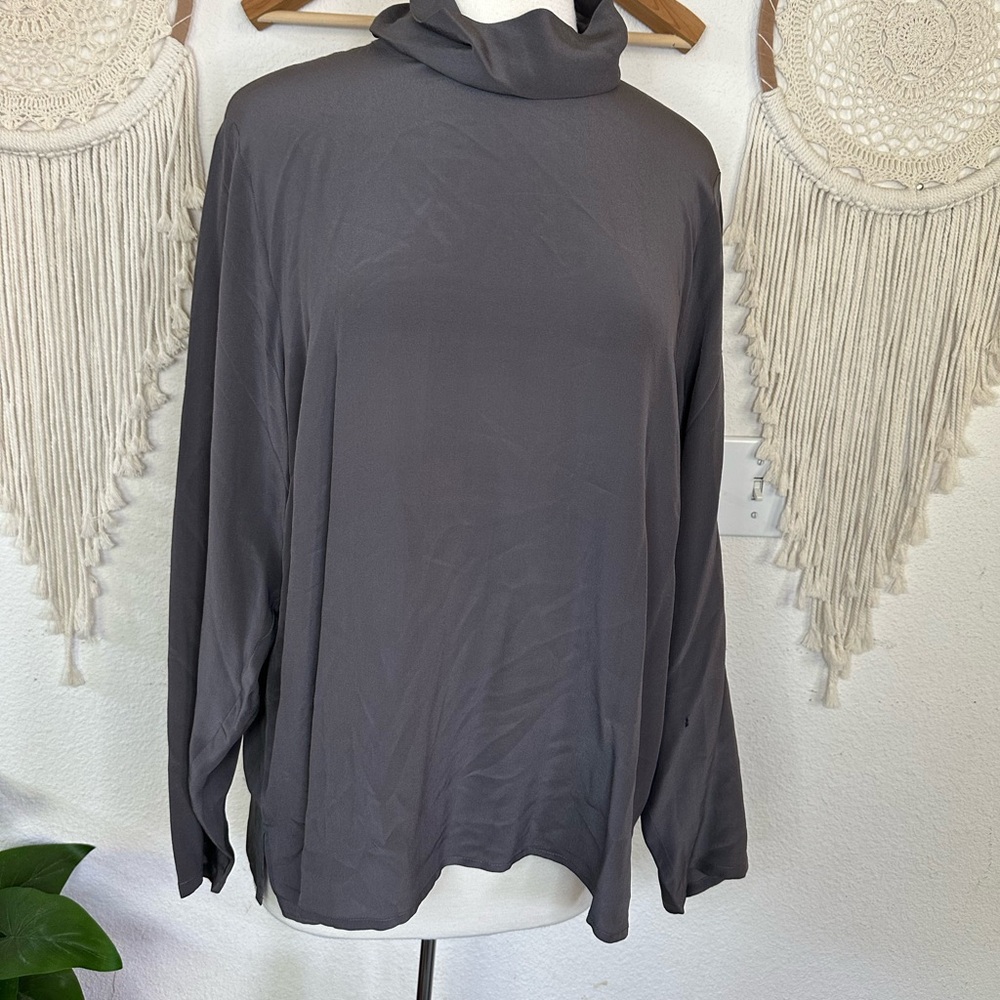Jerry Lewis Gray Silk Women's Turtleneck Blouse 1X